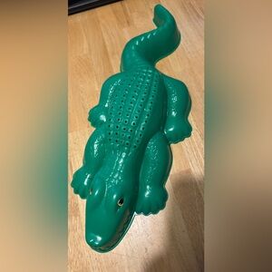 VTG Alligator Plastic Toy Sand Pretend